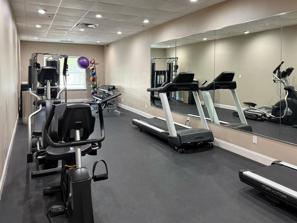 Country Inn & Suites by Radisson Harlingen, TX 38/67