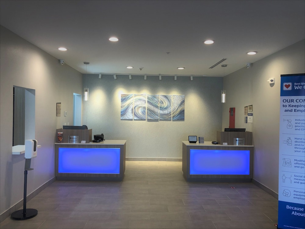 Best Western Plus Mid County 6/31