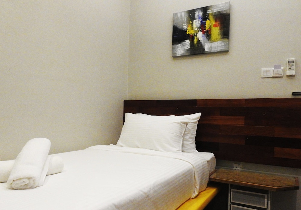 The Riverbank Hotel 16/31
