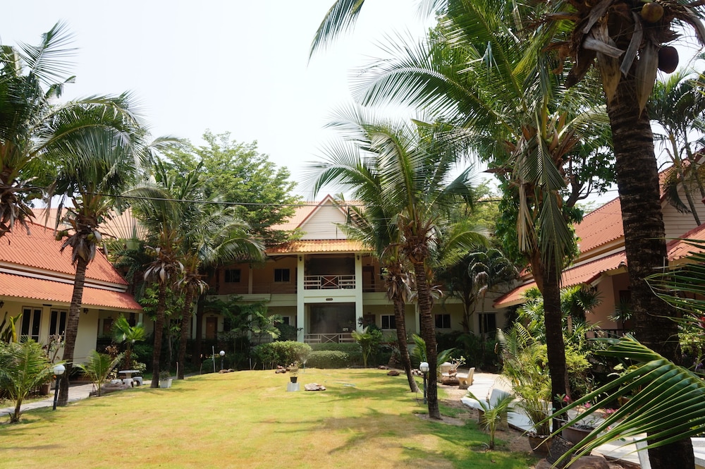 Tonwa Resort Hotel 46/55
