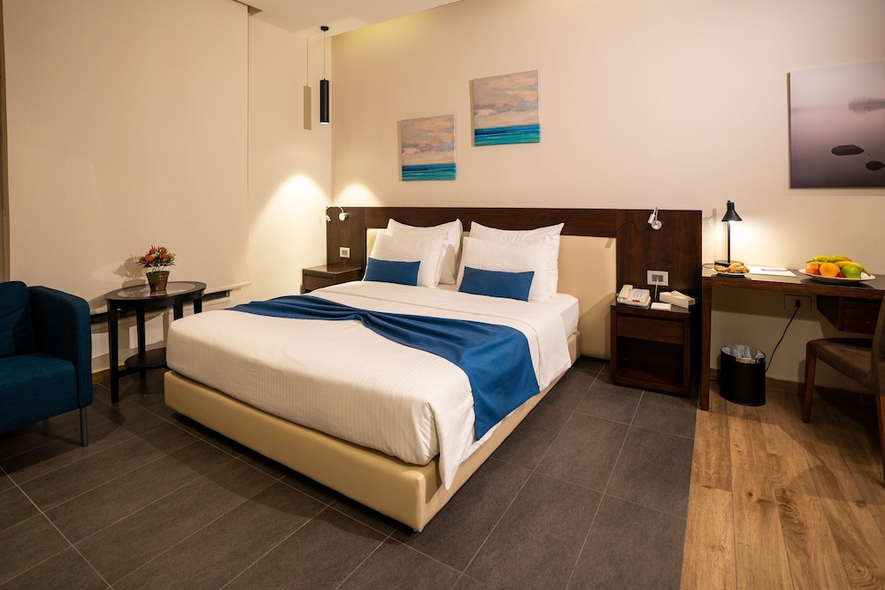 Compass Amman 20/46