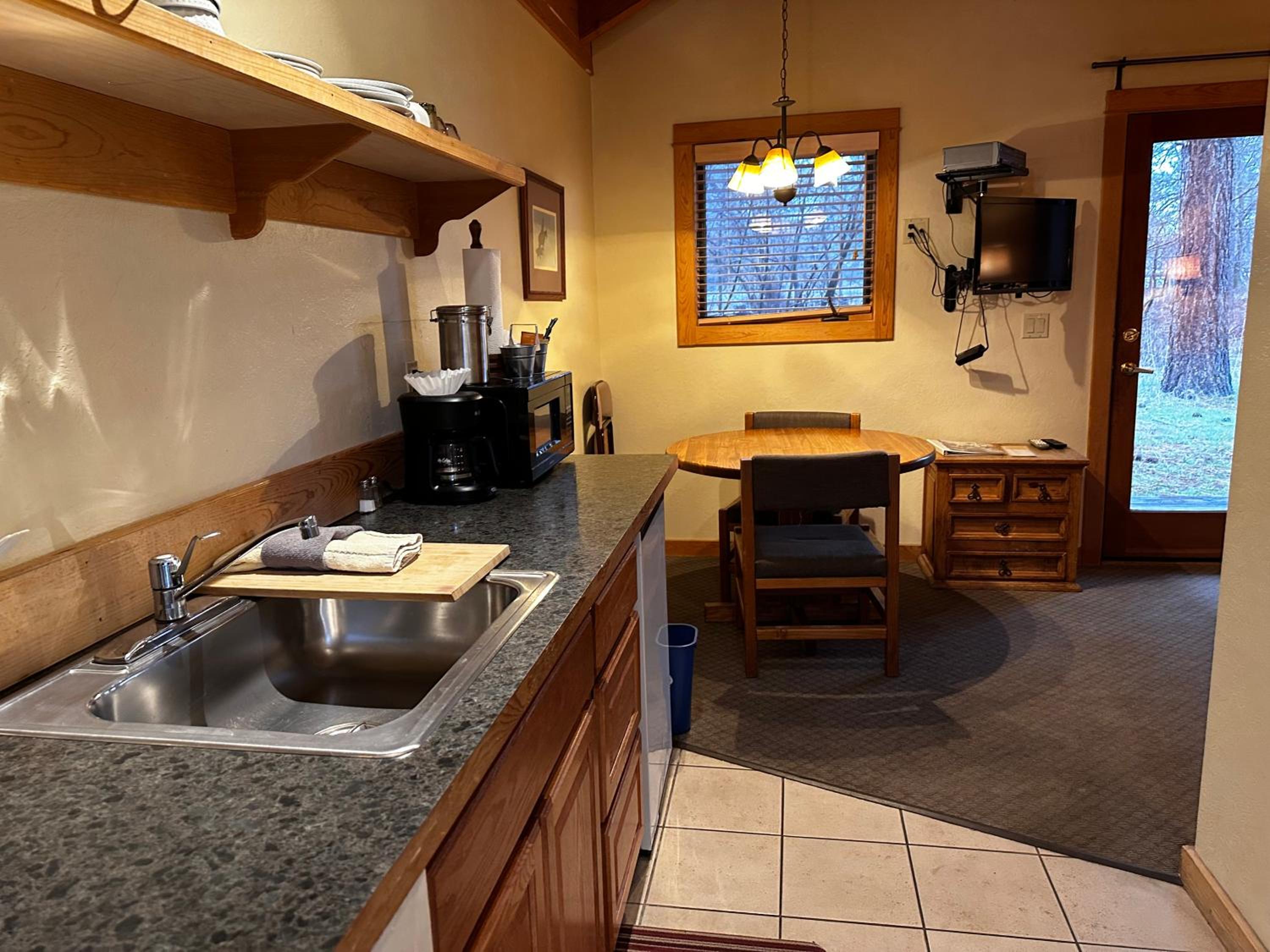 Chewuch Inn & Cabins 21/24
