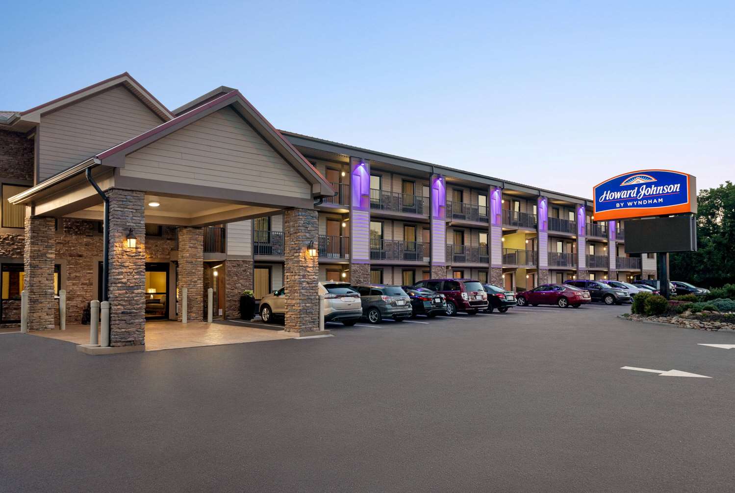 Howard Johnson By Wyndham Pigeon Forge 59/68