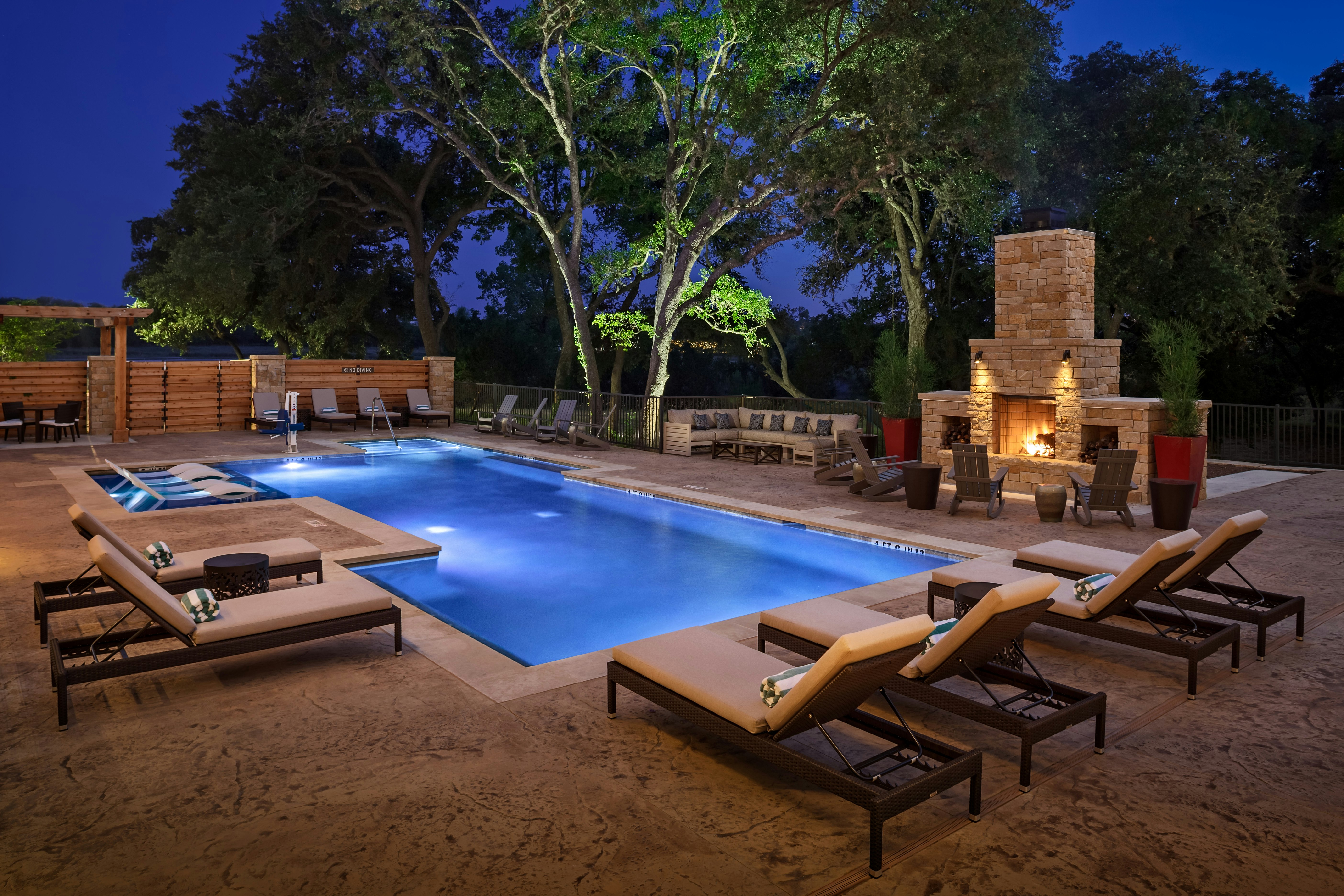 The Bevy Hotel Boerne A Doubletree By Hilton 45/46
