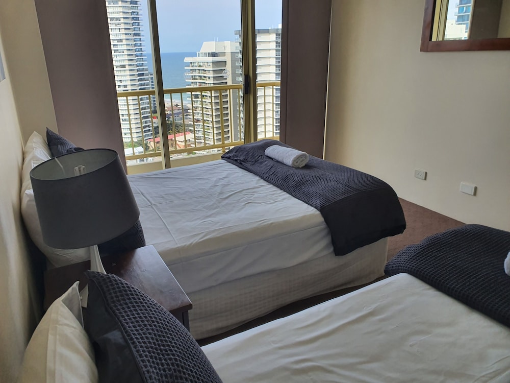 Contessa Condominiums 23/50