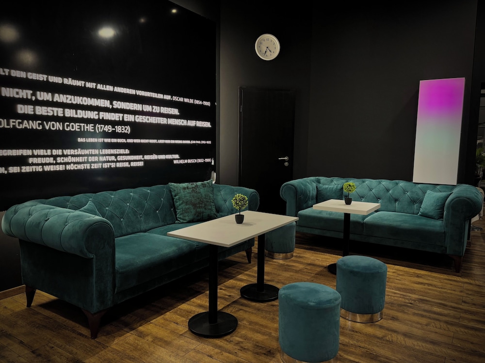 Colour Hotel 18/27