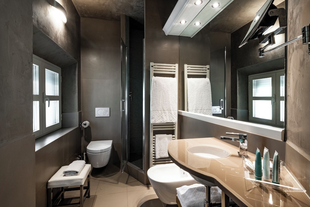 Albergo Celide 77/79