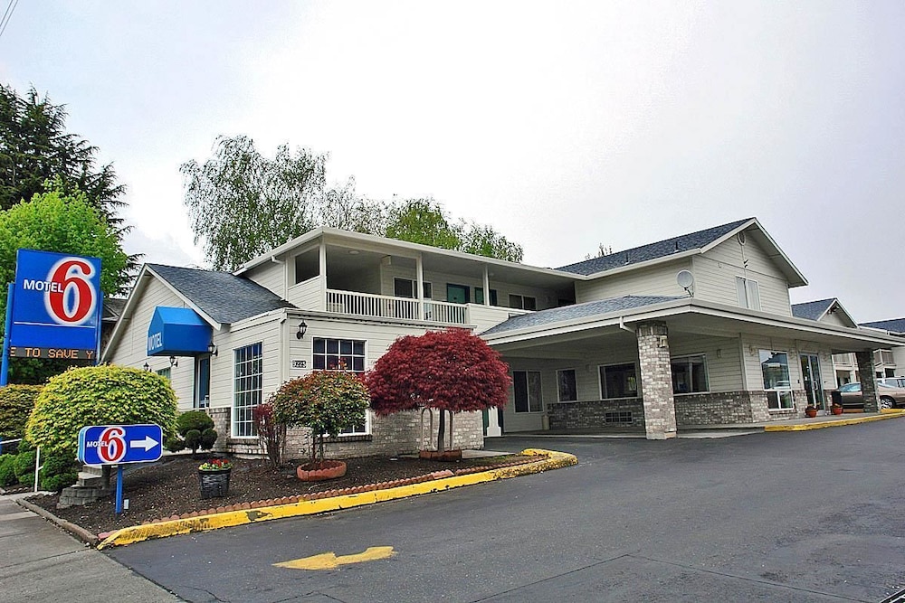Motel6 Portland, OR Mall 205 36/37