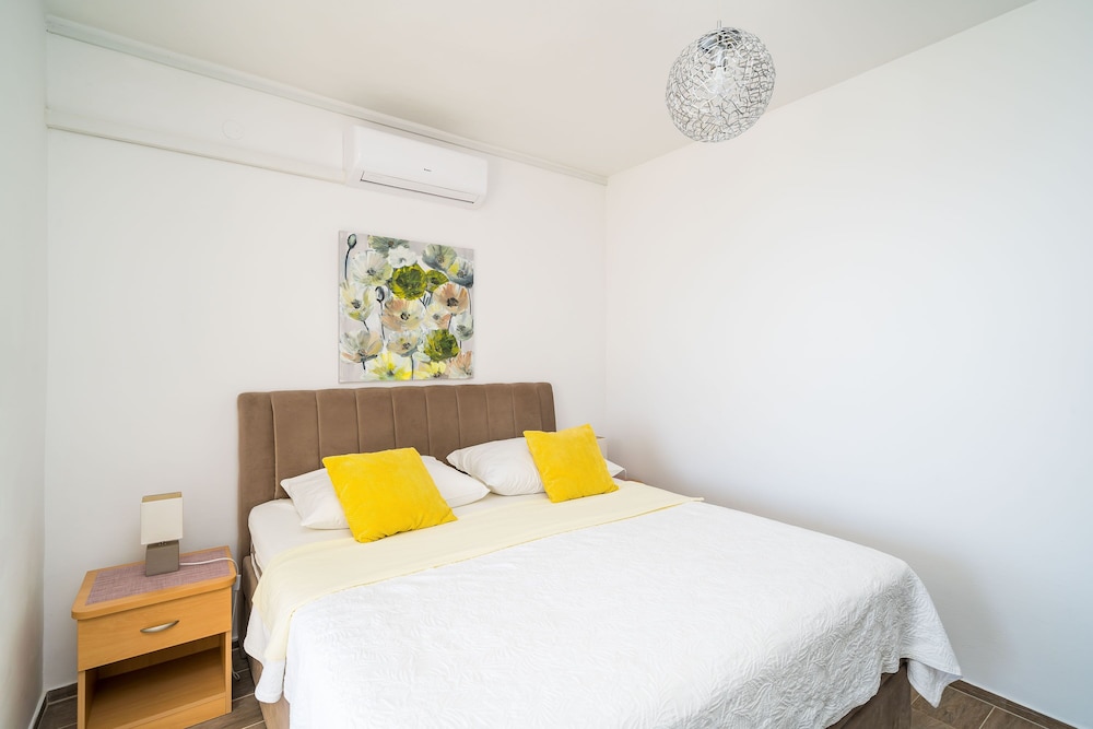 APARTMENTS SANDITO 9/50