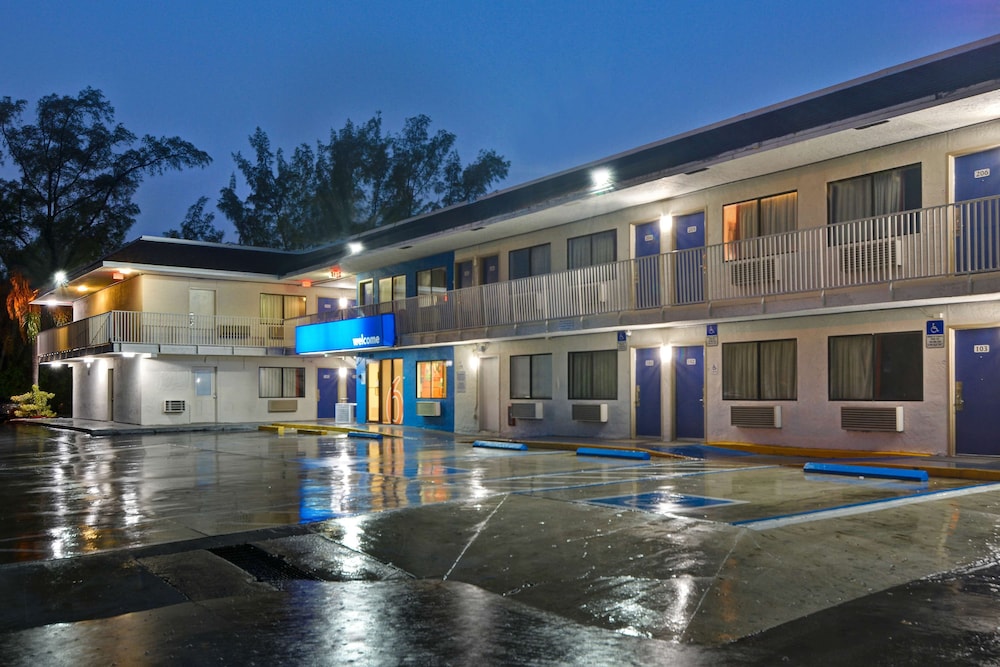 Motel6 Dania Beach, FL 8/59