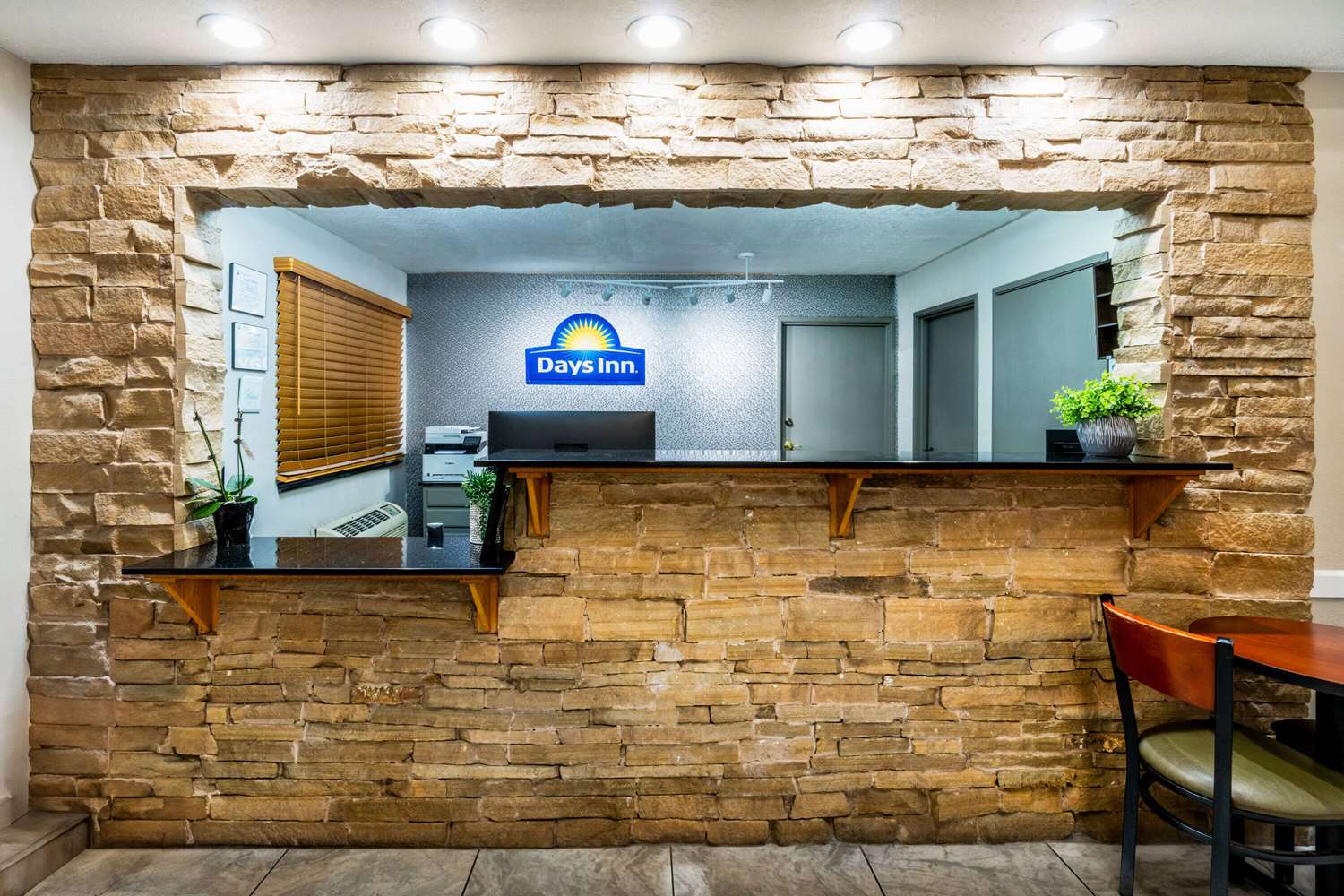 Days Inn by Wyndham Los Lunas 7/33