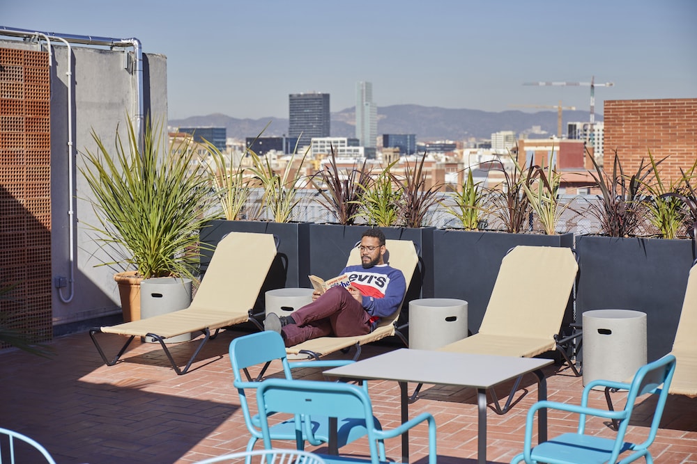 Unite Hostel Barcelona 33/50