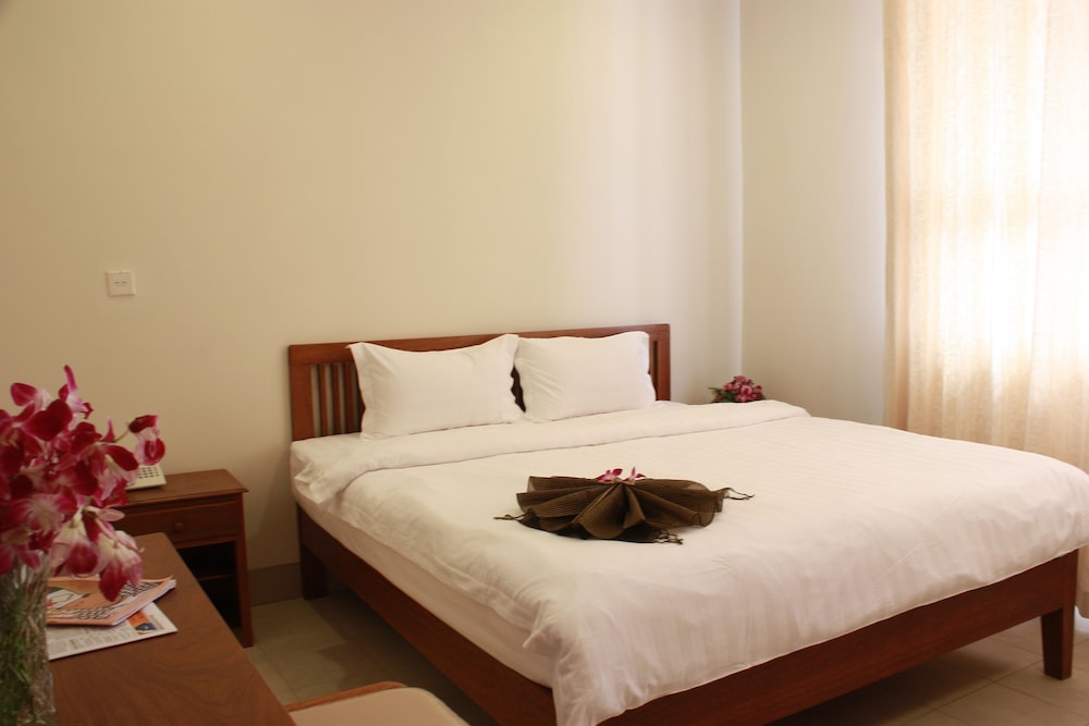 Lux Riverside Hotel & Apartment 17/99