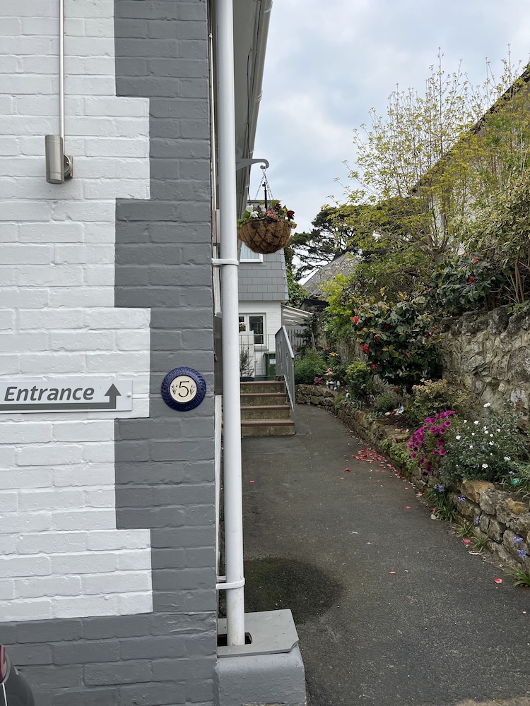 The Birkdale Guest House 2/50