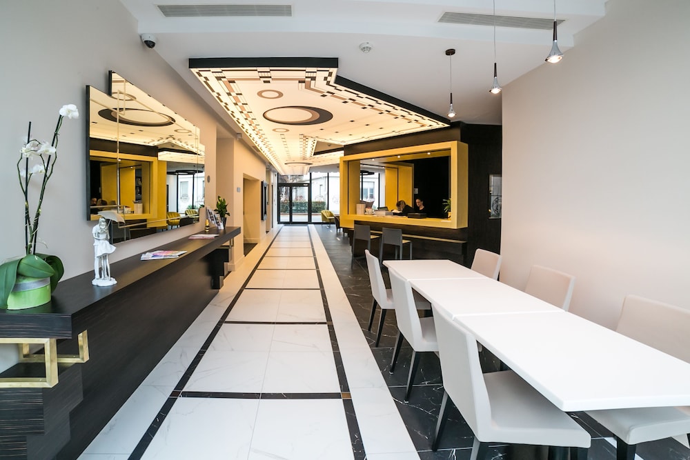 Best Western Hotel Journel Saint-Laurent-Du-Var 42/45