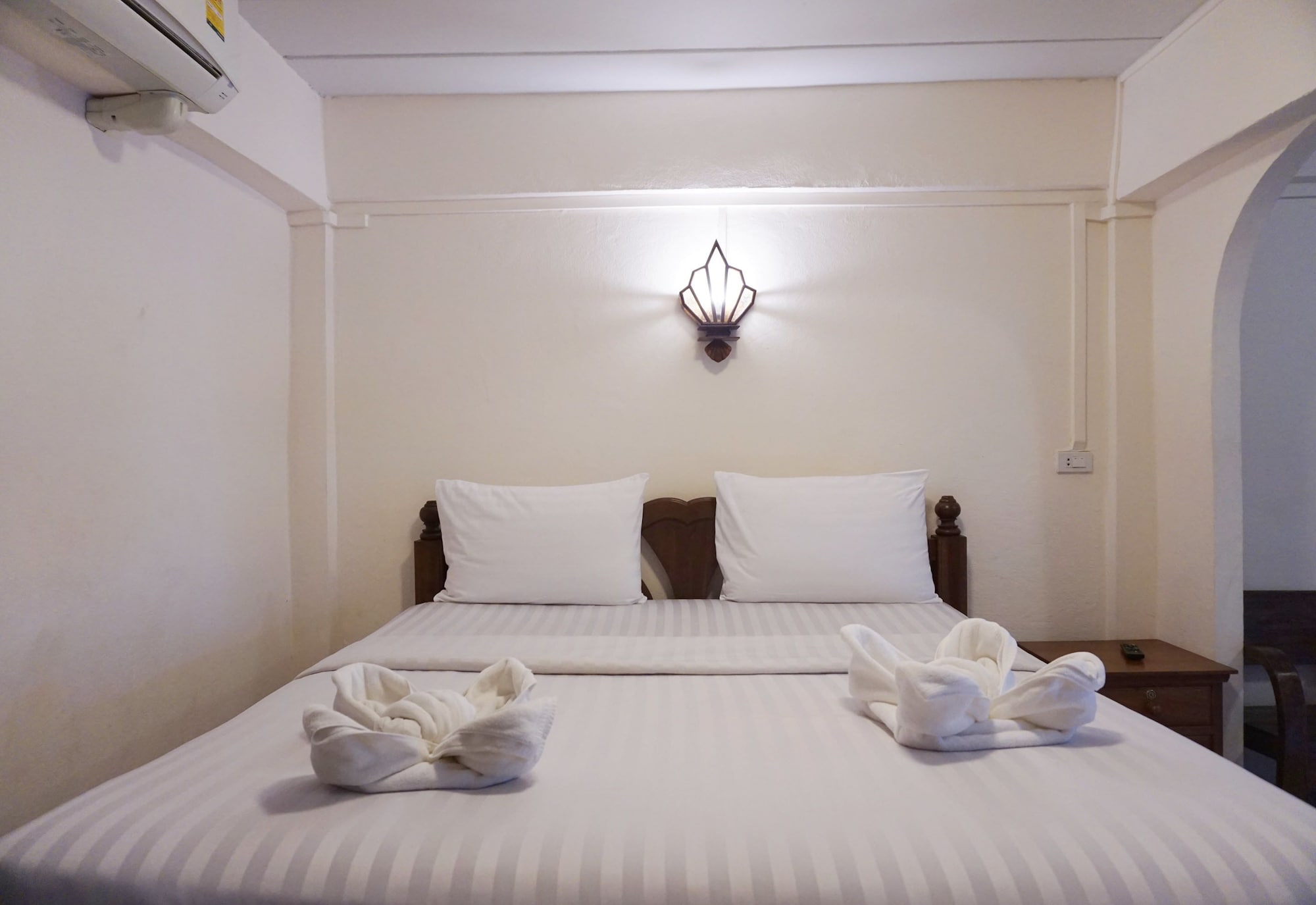 STANDARD, DOUBLE BED