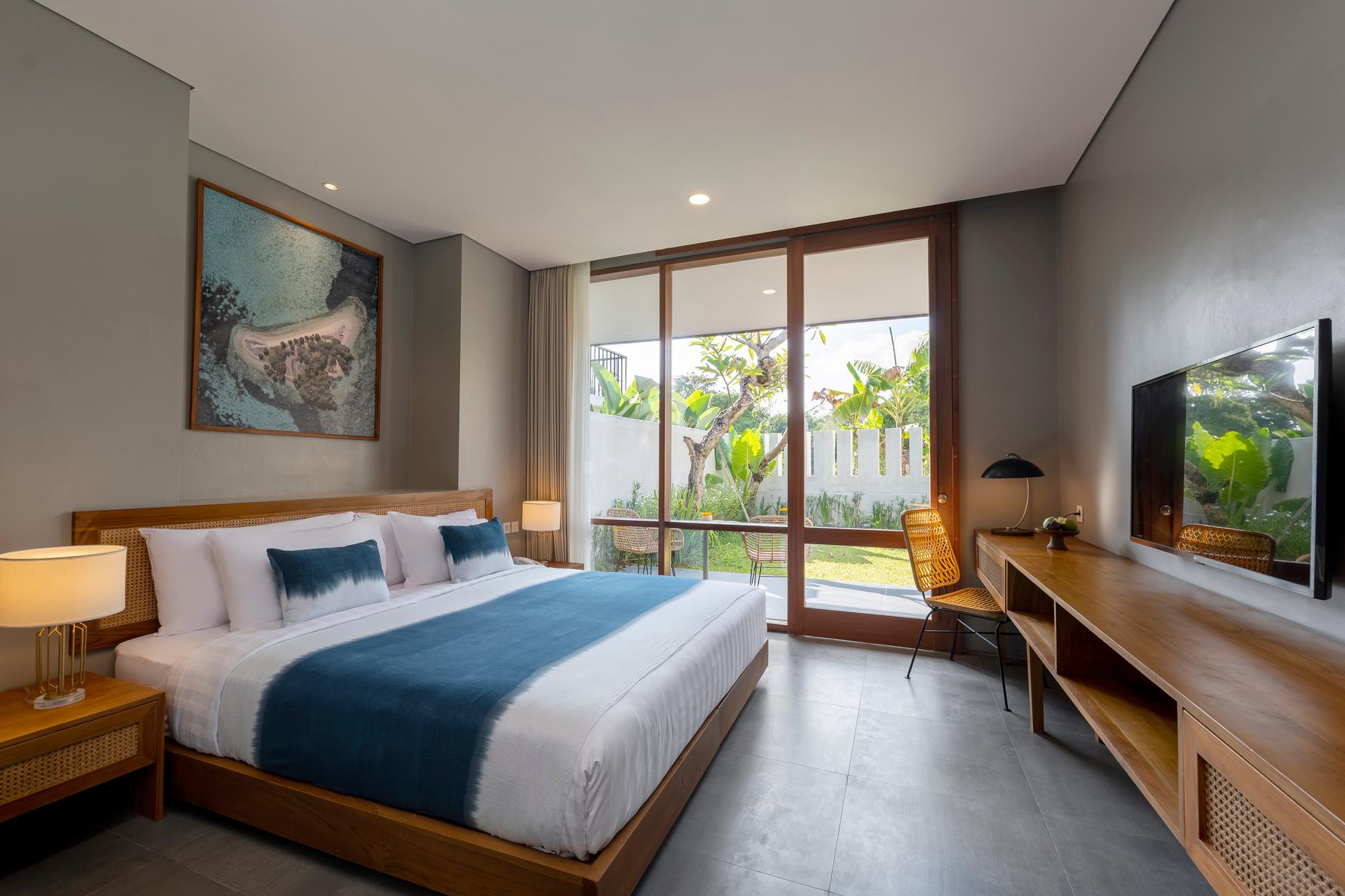Deluxe, King and Twin Beds, Private Garden