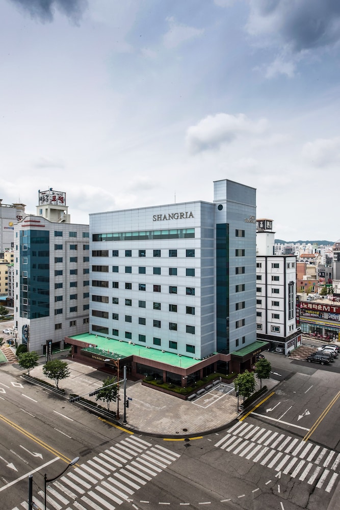 Shangria Beach Tourist Hotel 4/50