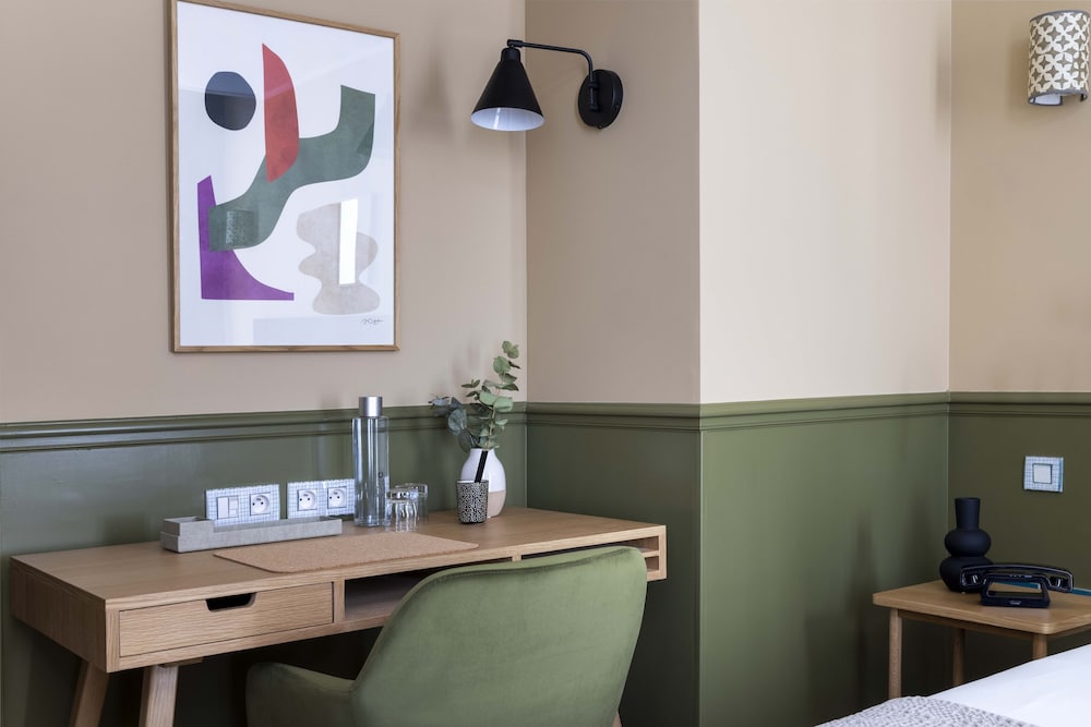 Le Petit Beaumarchais Hotel & Spa 41/48