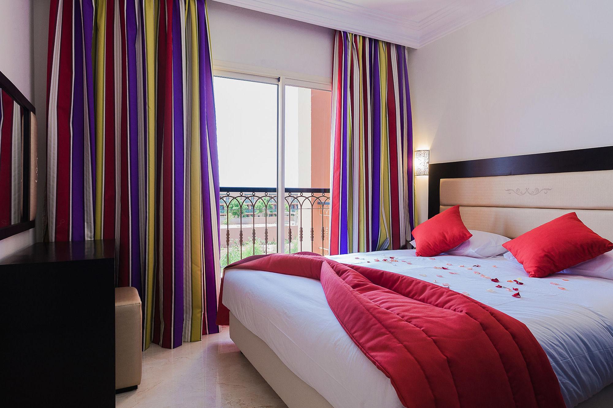2 Bedrooms, Senior, Apartment