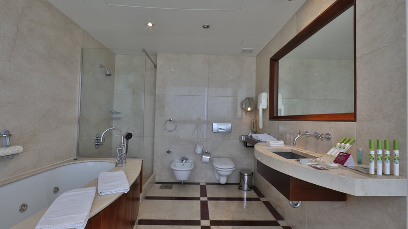 Crowne Plaza Hotel Beirut 49/50