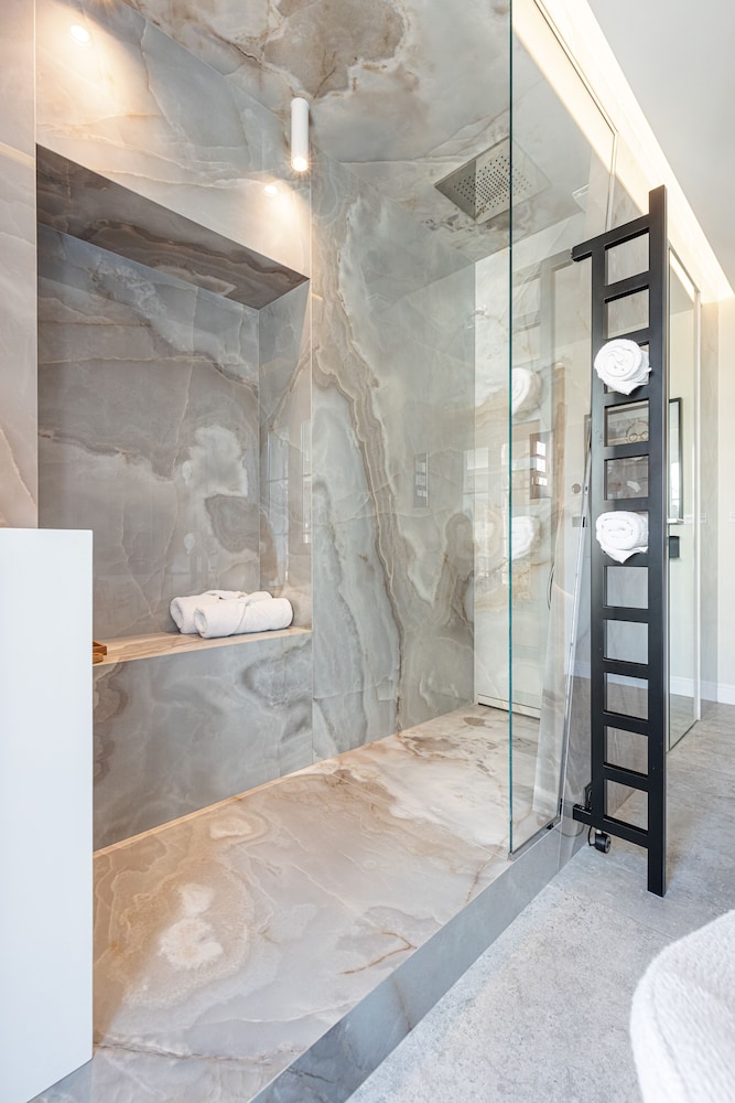 Le Dortoir Multi Storey Luxury Suites 25/50