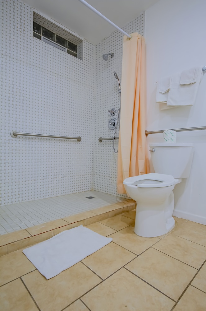 Hotel O Markham IL near Harvey/Tinley Park 26/26