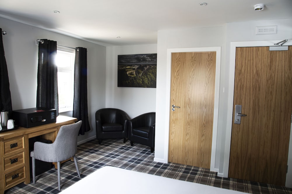 Crown Court Hotel & Bar 39/50