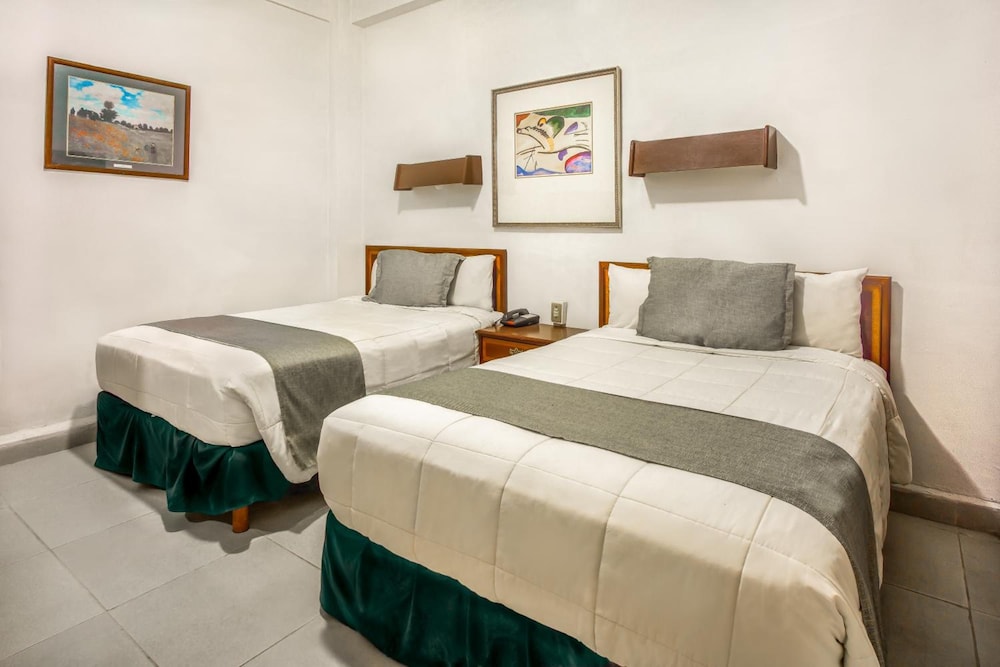 Premier Hotel 24/40