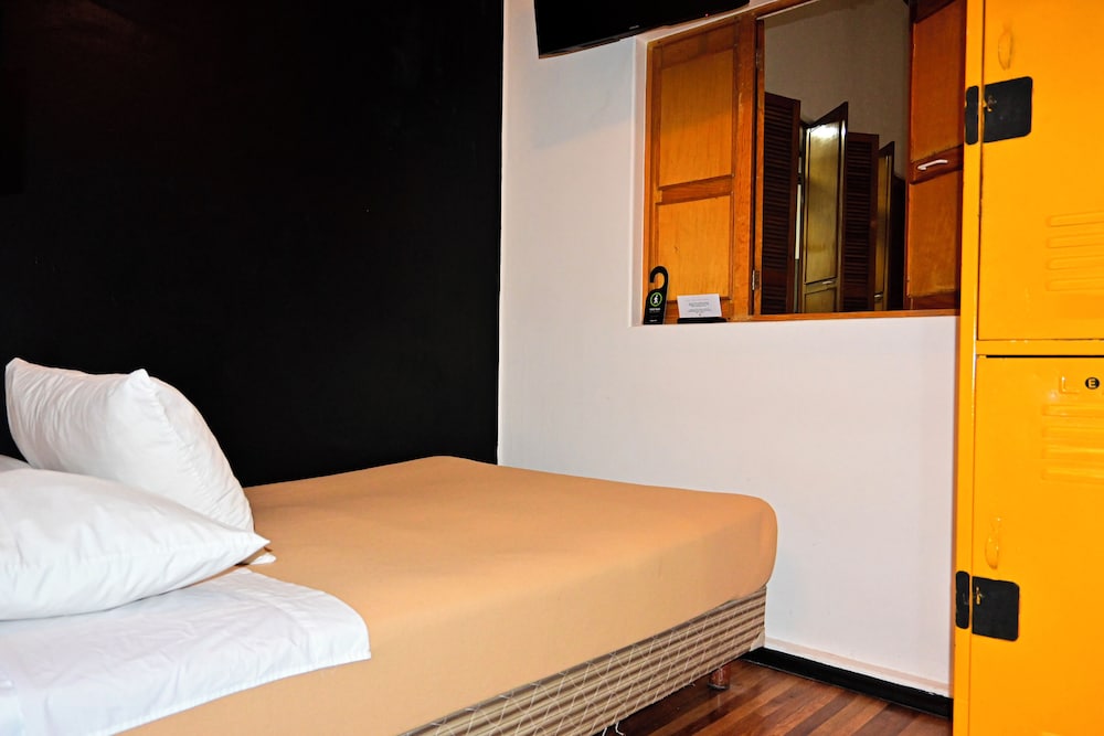 Hostel Mundo Joven Catedral 17/50