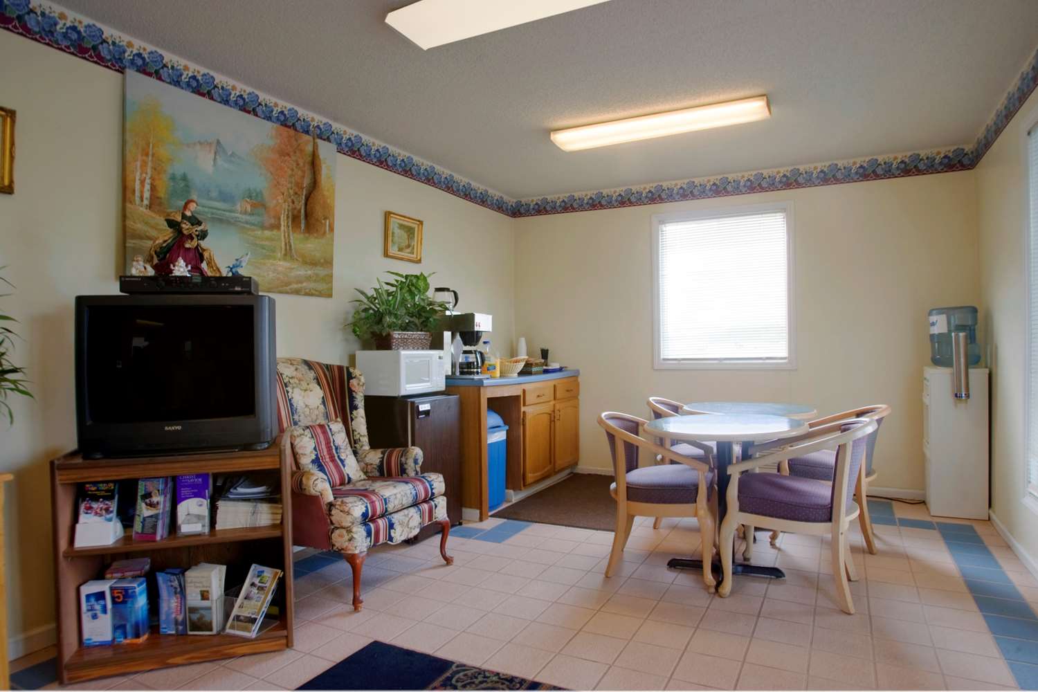 Americas Best Value Inn Loudon Lenoir City 7/11