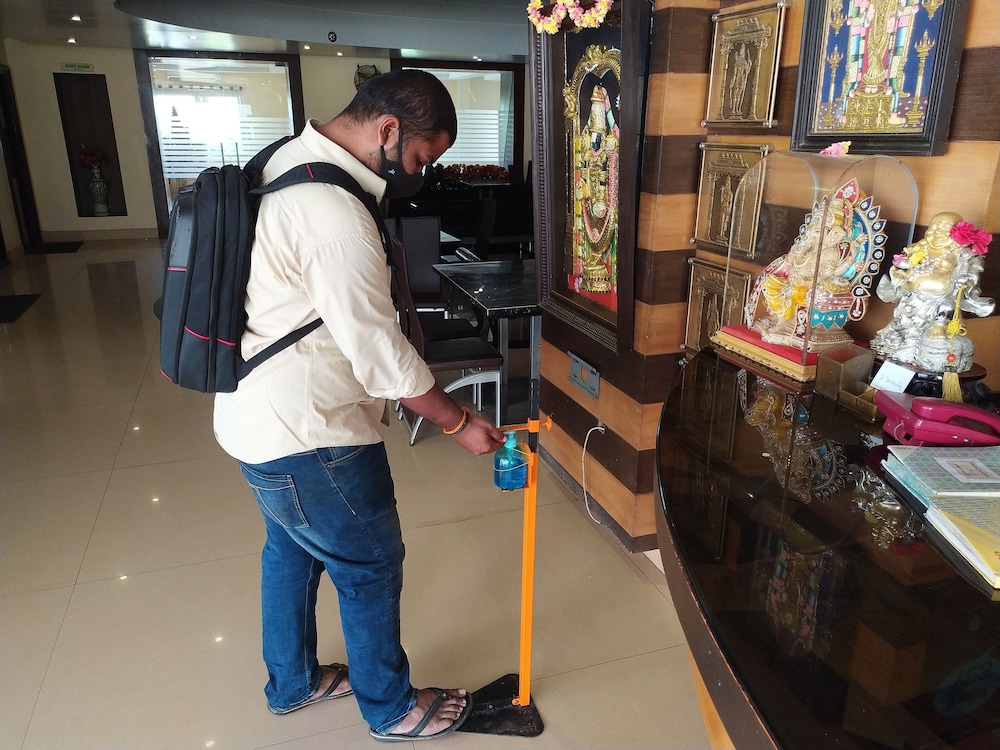 Hotel Abi Krishna 6/40