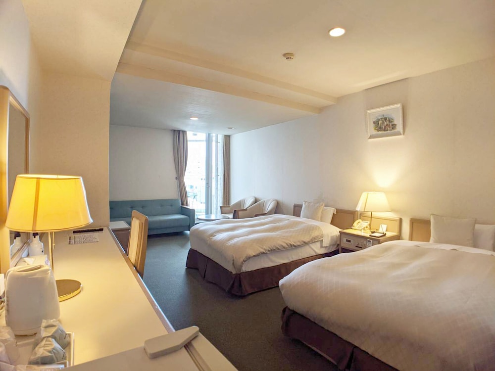 Hotel New Century 16/70