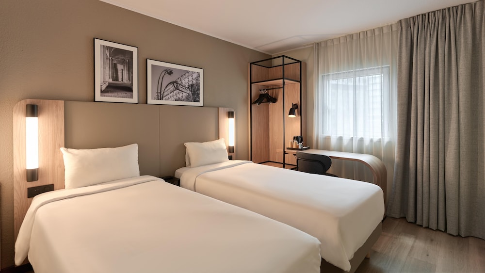 Campanile Prime-Porte De Bagnolet 23/49