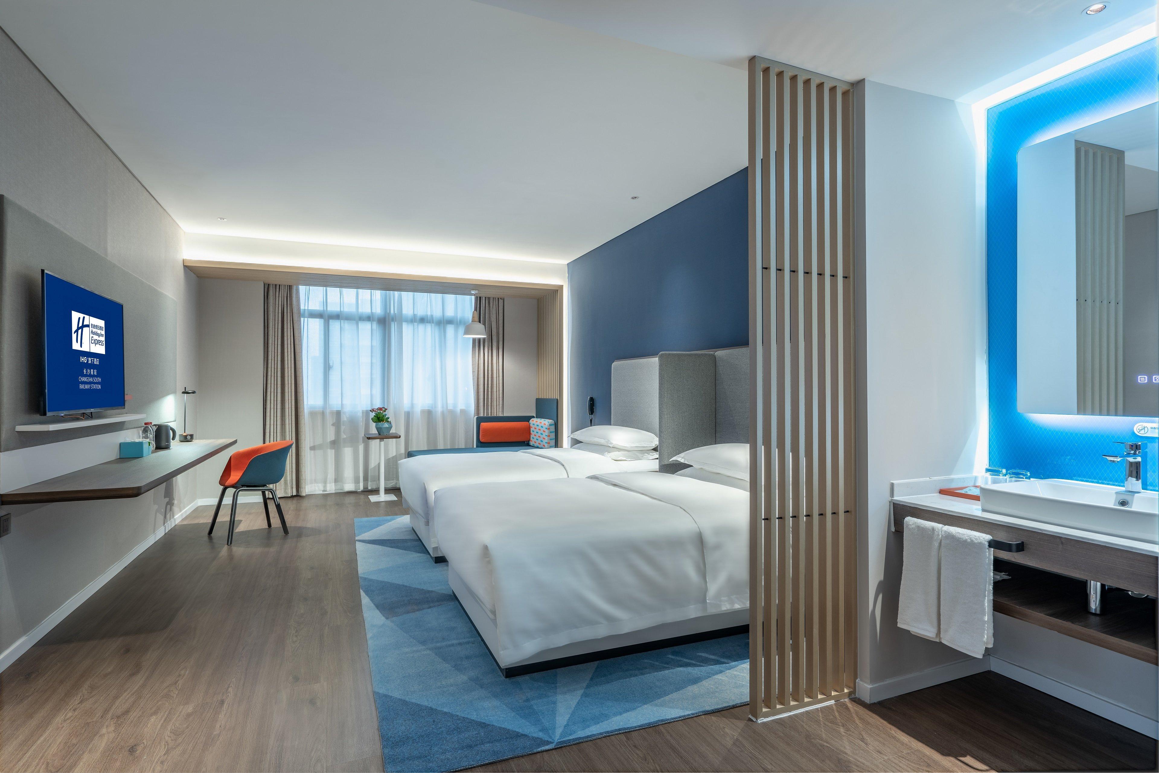 STANDARD, TWIN BEDS, EXTRA FLOOR SPACE