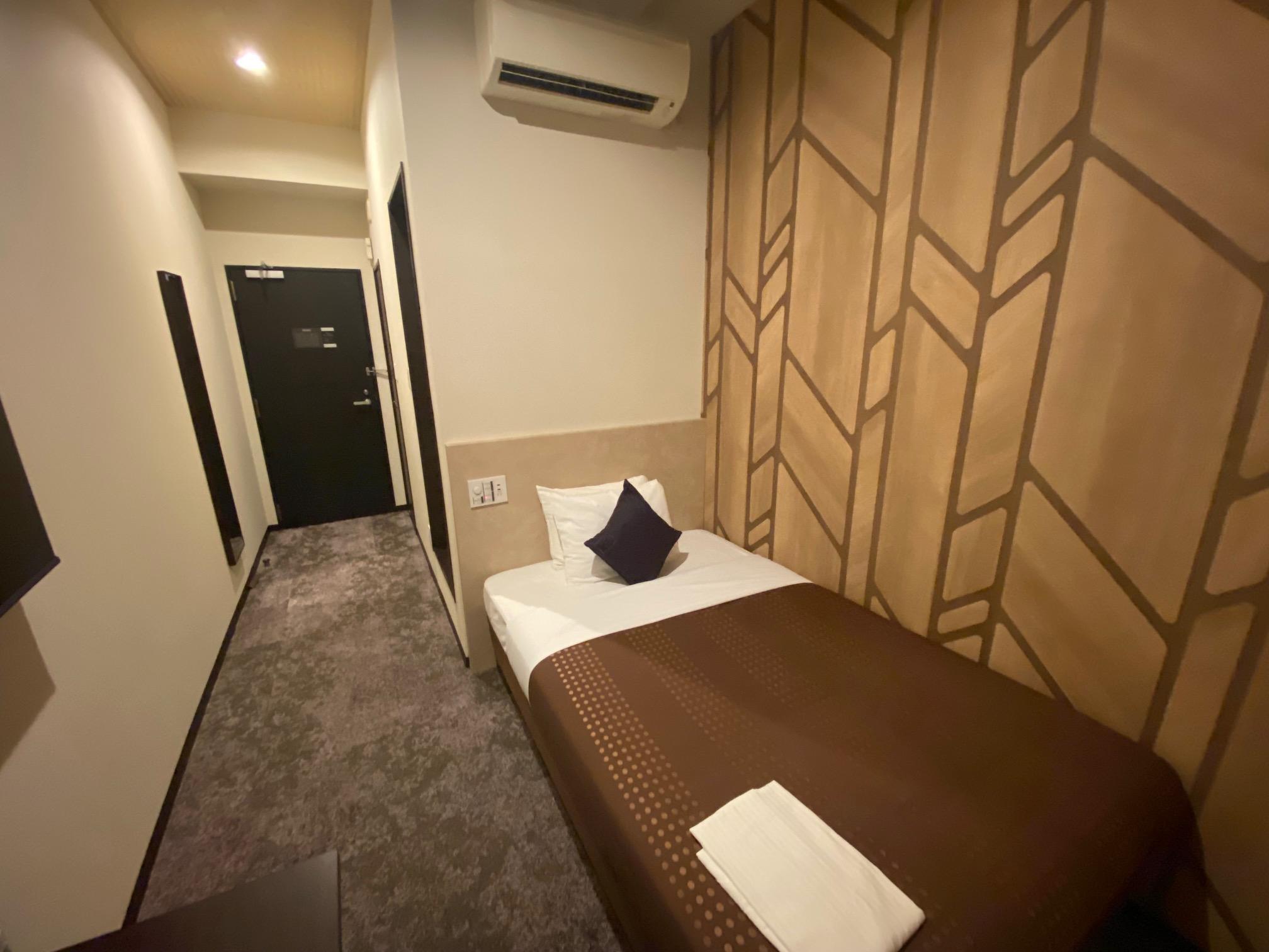 Semi Room, Semi Double Bed, Smoking