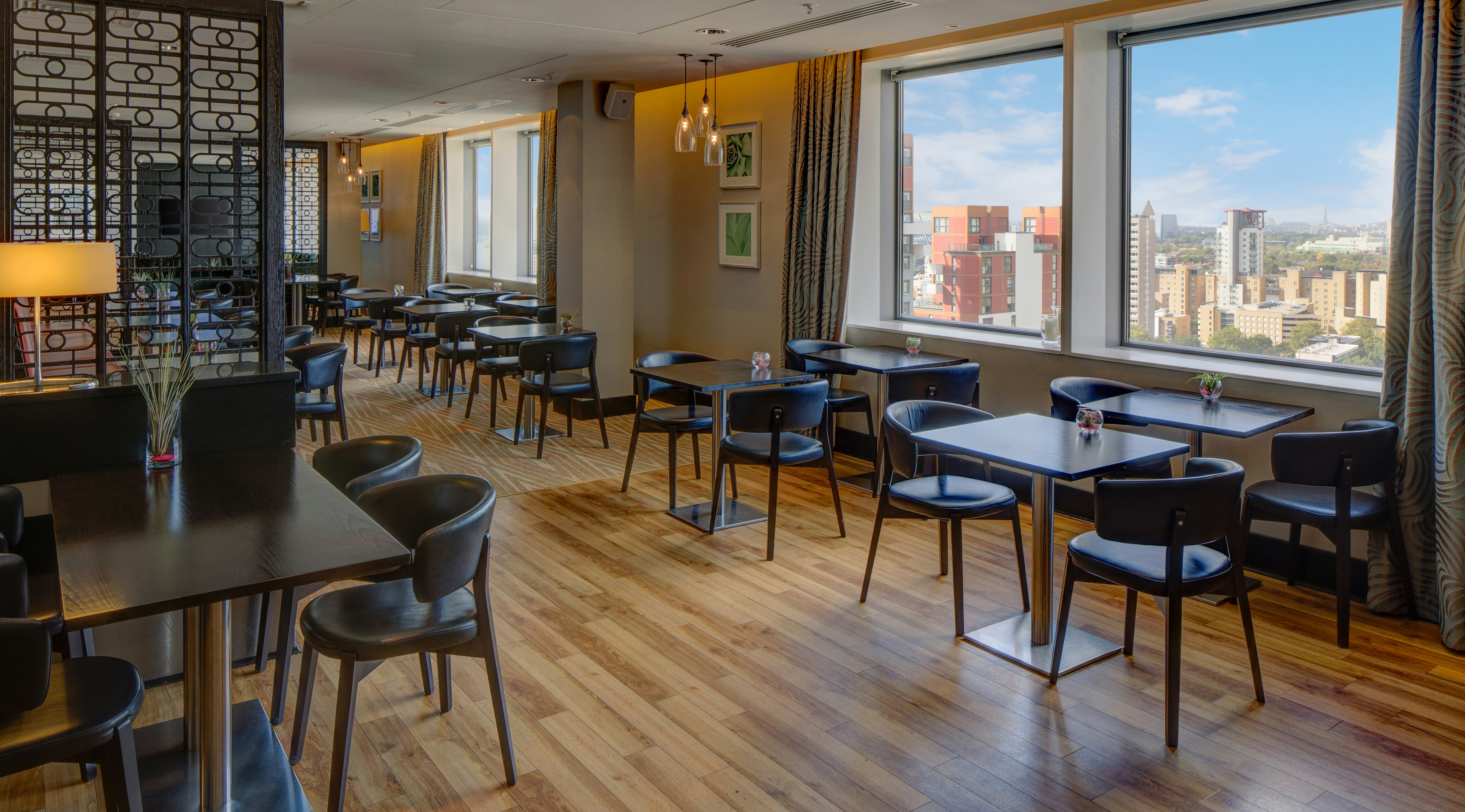 Hilton London Canary Wharf 54/74