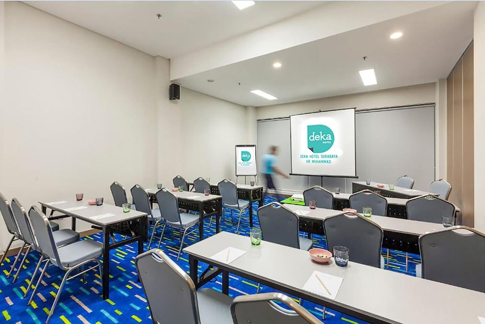 Deka Hotel Surabaya HR Muhammad 39/50