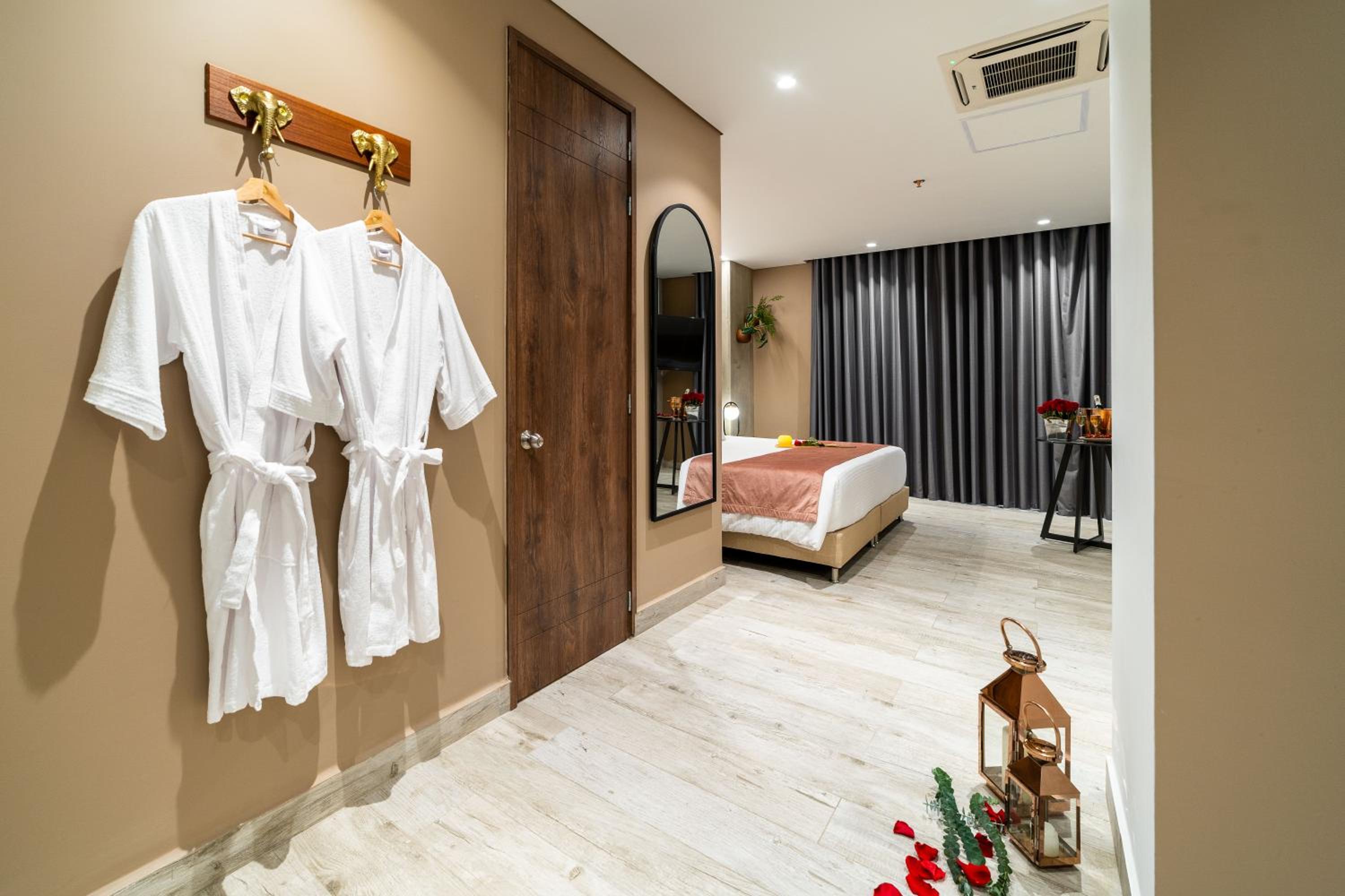 جناح بسرير كينج بجاكوزي، Eutopiq Hotel 10/10