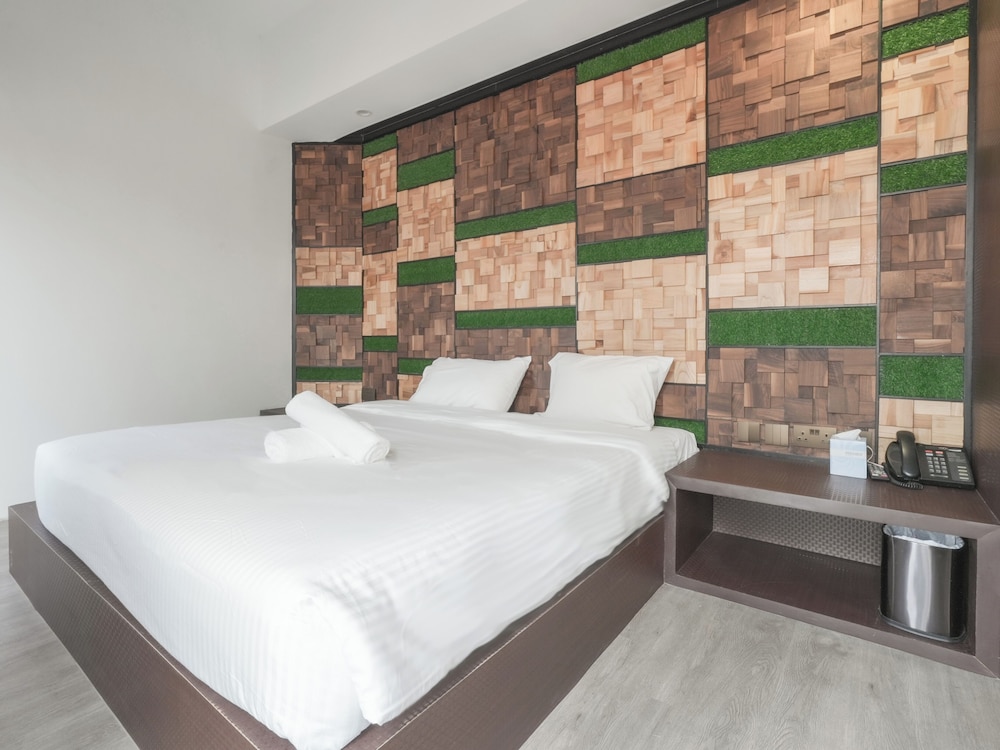 A Hotel Dickson 25/50