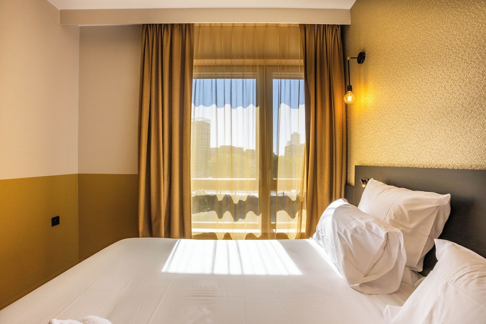 SUPERIOR, DOUBLE BED