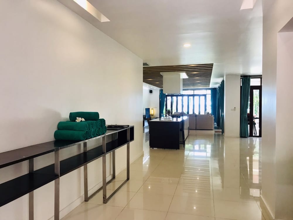 Amatapura Beach Villa 14 7/53