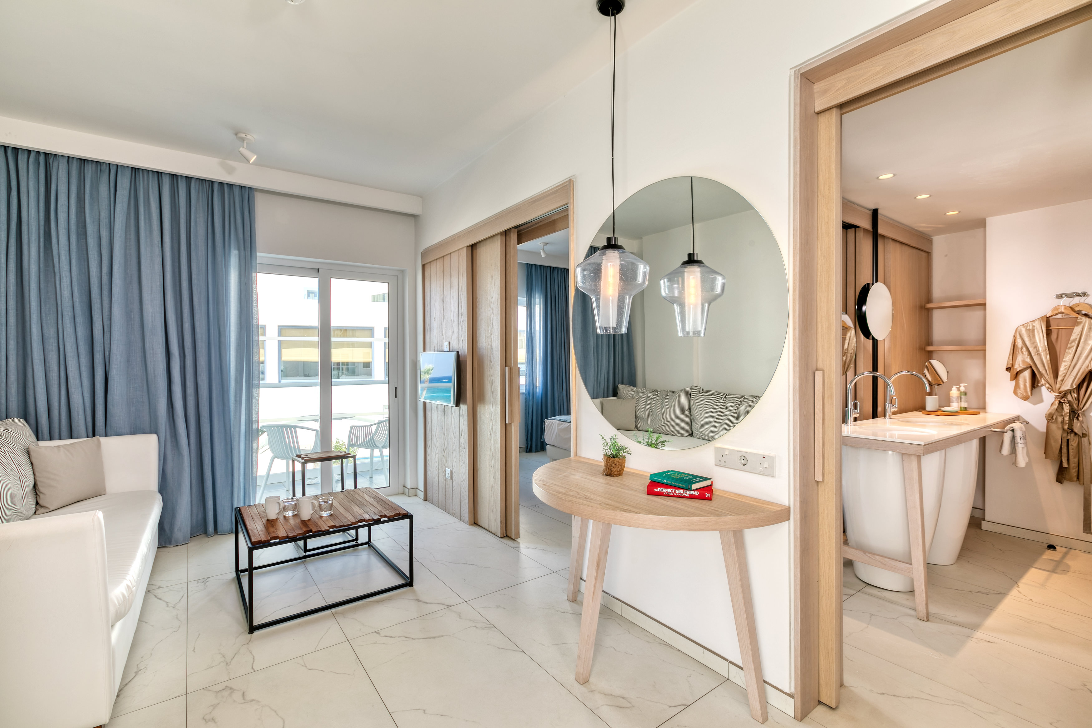 Suite, Lateral Side Sea View