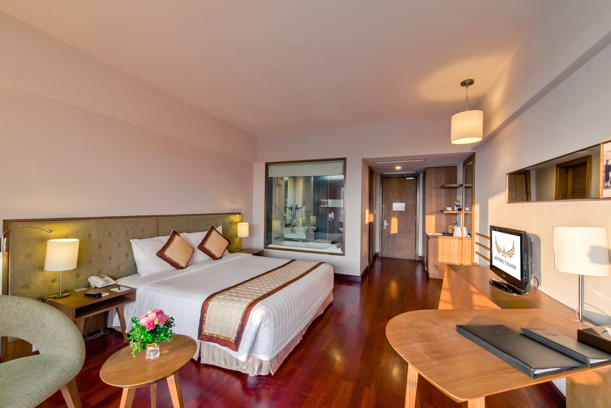 DELUXE, DOUBLE BED