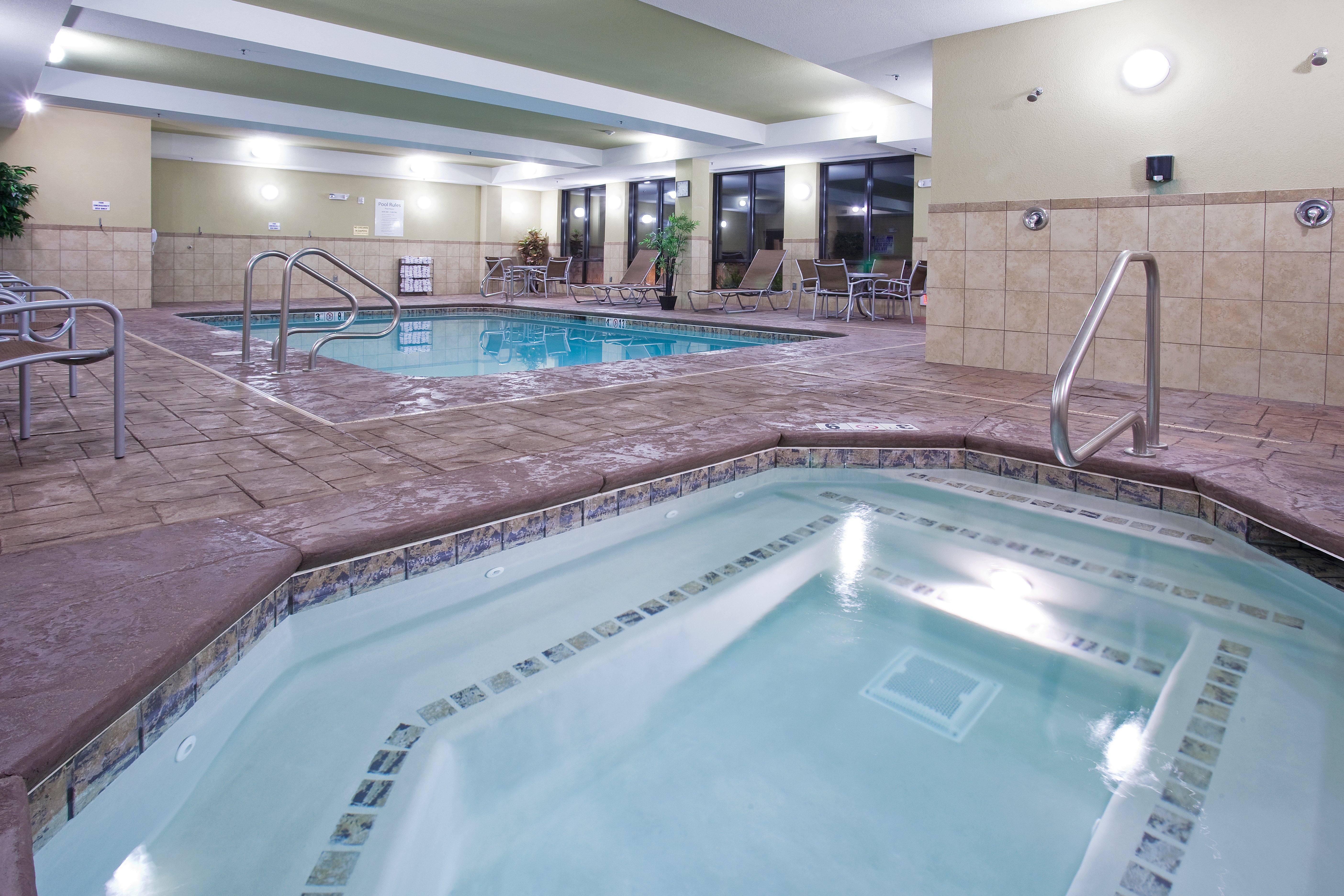 Holiday Inn Express Hotel Suites Richfield 35/62