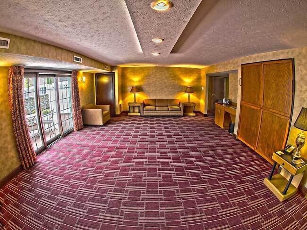 The Bertram Inn & Conf Ctr, Trademark Collection Hotel 20/51