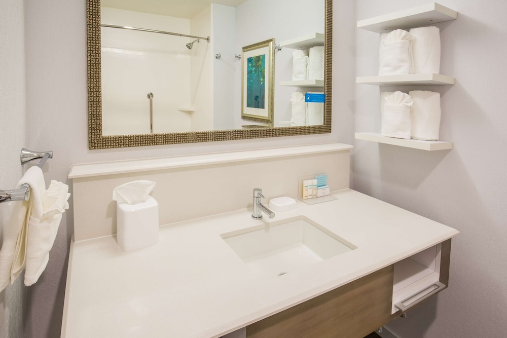 Hampton Inn Monterey 19/42