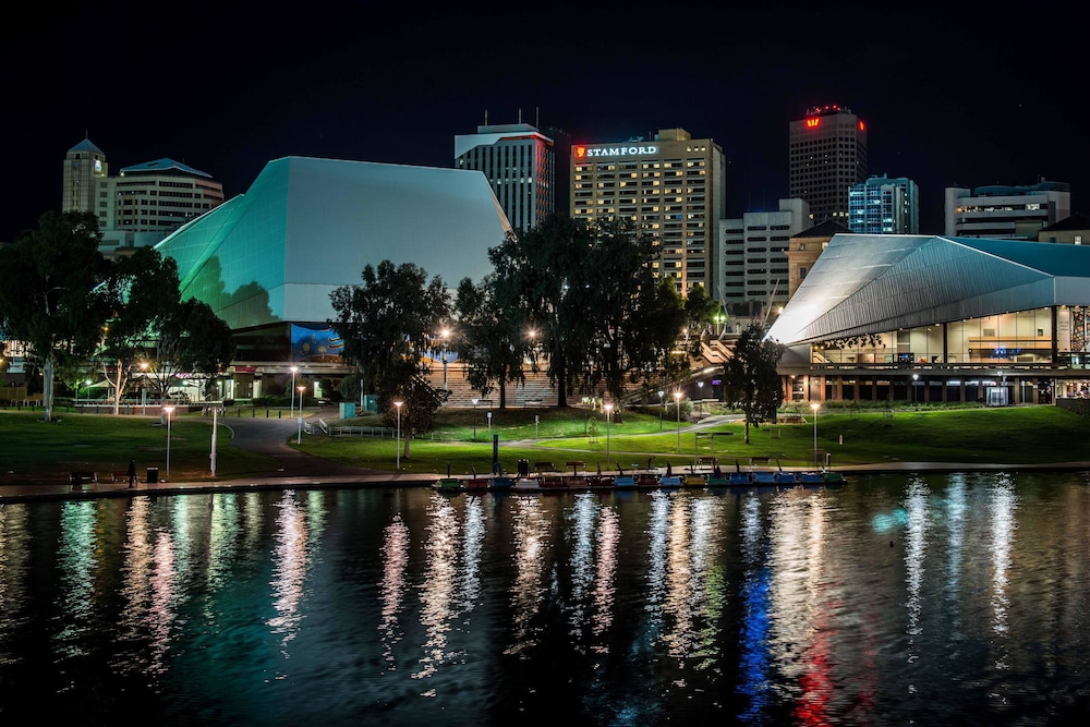 Stamford Plaza Adelaide 41/48