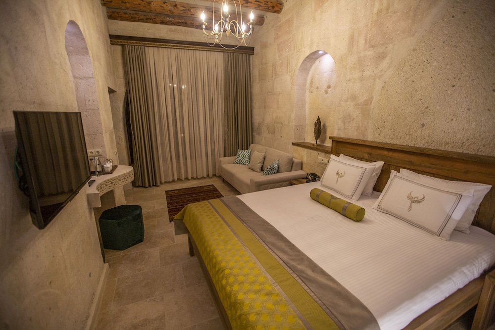 Nino Cave Suites 26/50