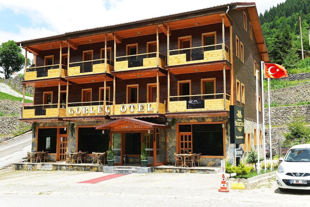 Goblec Hotel 4/72